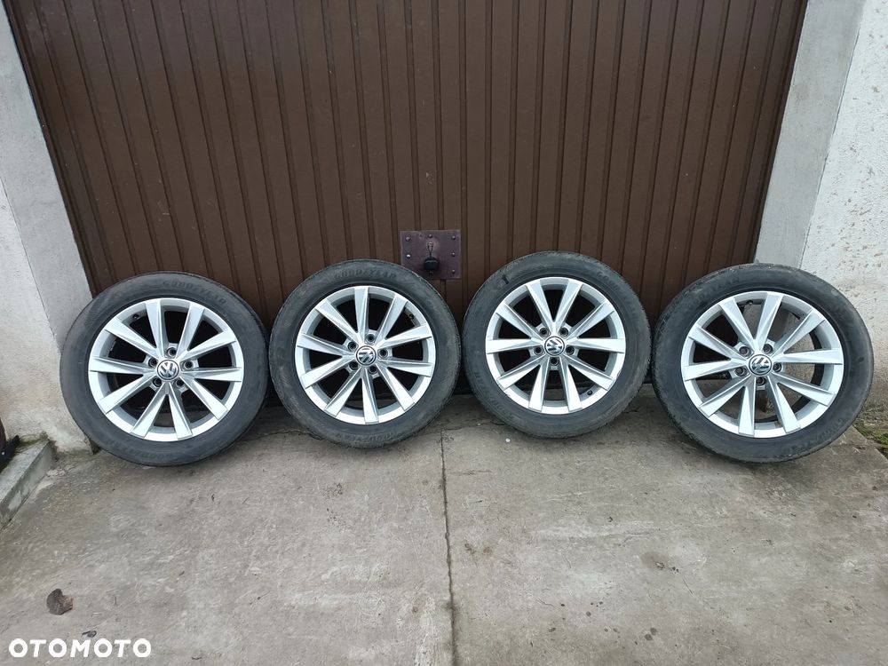 Volkswagen Passat - 16