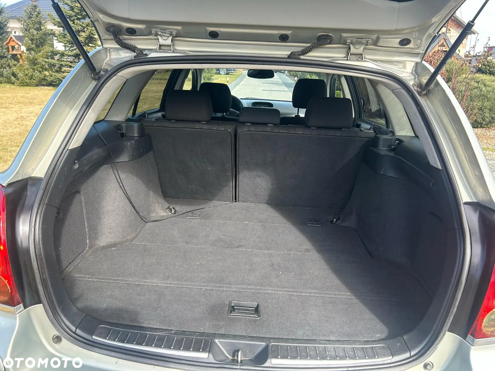 Toyota Avensis - 7
