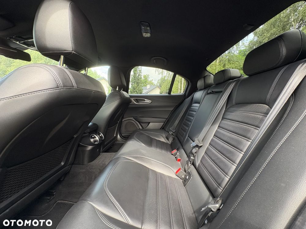 Alfa Romeo Giulia 2.2 AT8 Super - 19