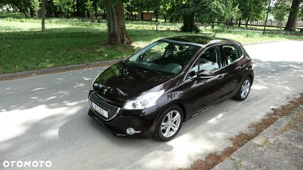 Peugeot 208 120 VTI Allure - 27
