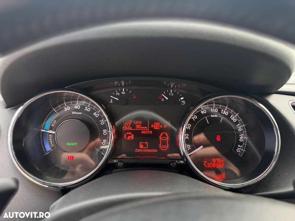 Peugeot 3008 HDi FAP 160 Automatik Business-Line - 12