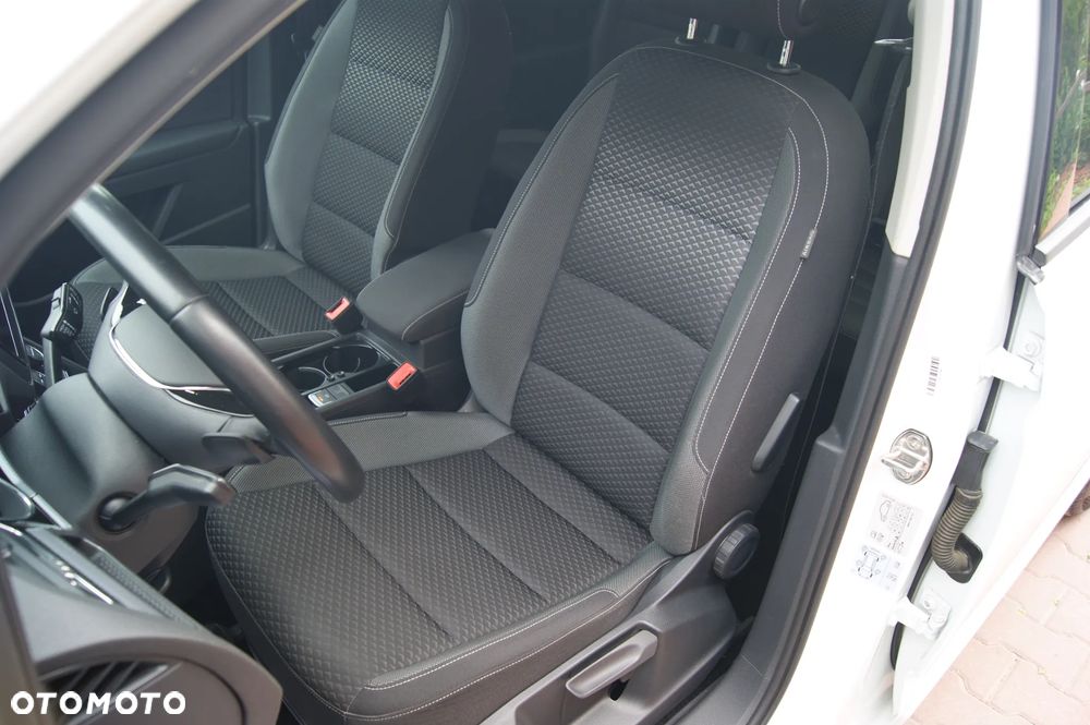 Volkswagen Touran 2.0 TDI SCR DSG ACTIVE - 24