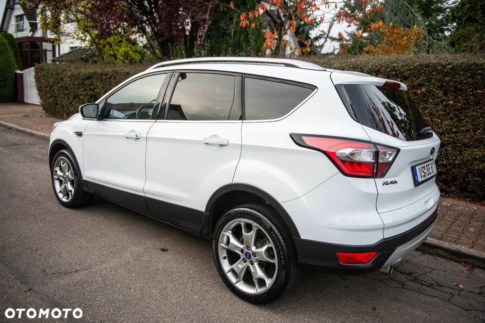 Ford Kuga 2.0 TDCi 2x4 Titanium - 12