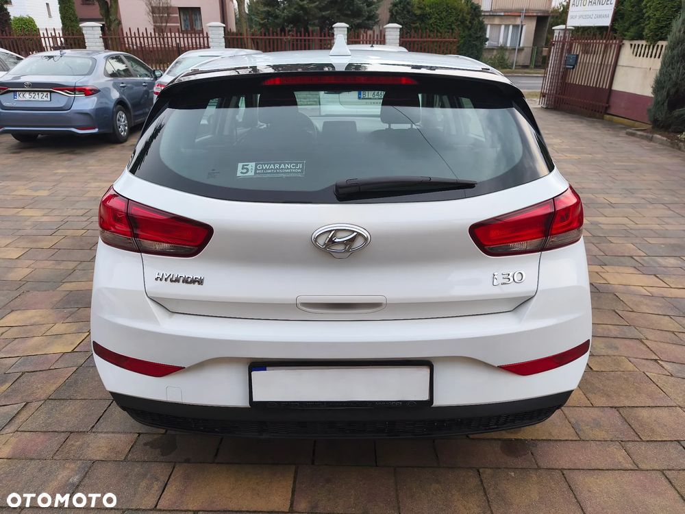 Hyundai i30 1.5 DPI Classic + - 6