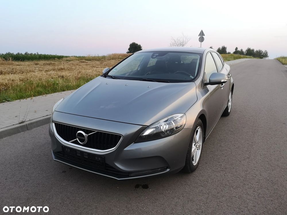 Volvo V40 D2 Momentum - 9