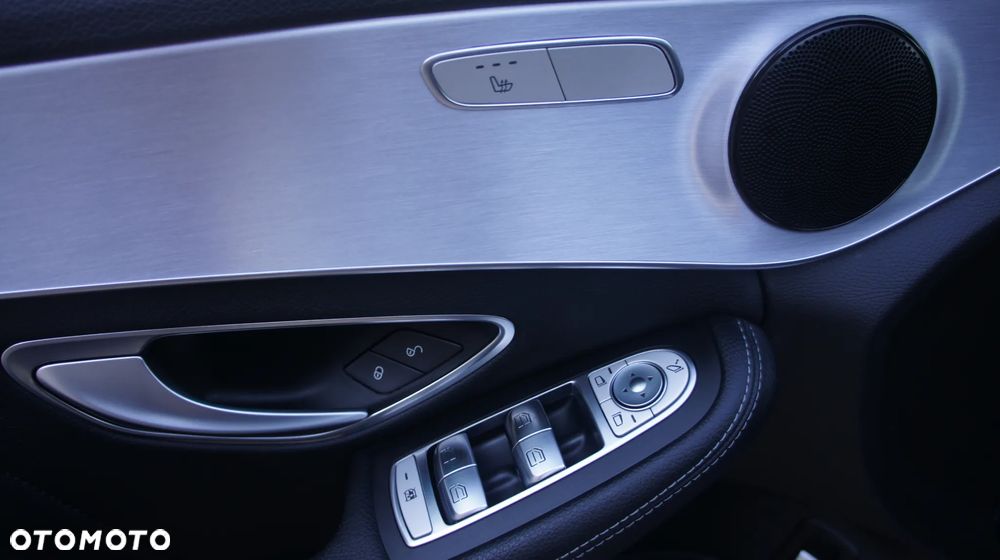 Mercedes-Benz Klasa C 200 9G-TRONIC AMG Line - 18