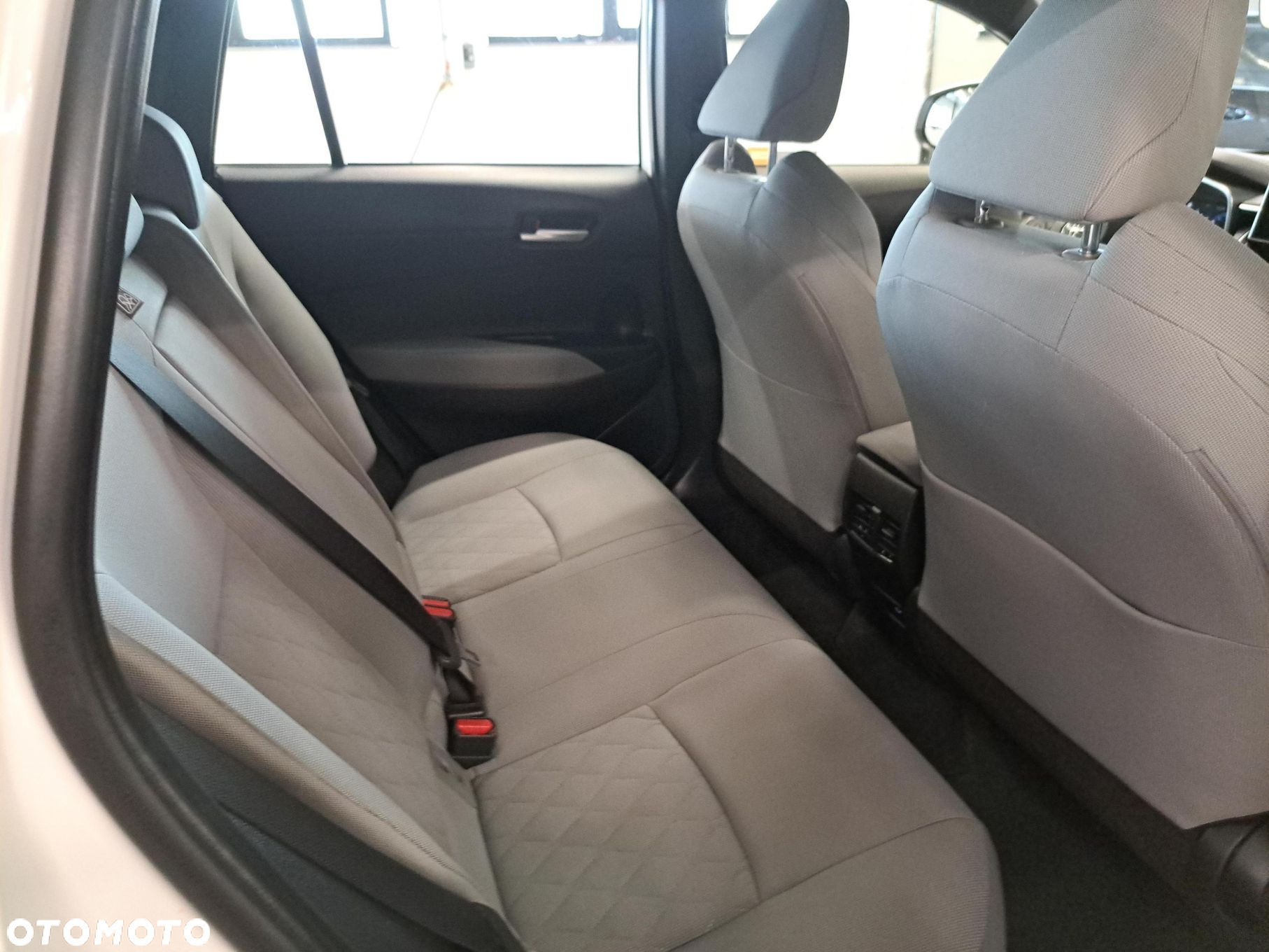 Toyota Corolla Cross 2.0 Hybrid Comfort - 10