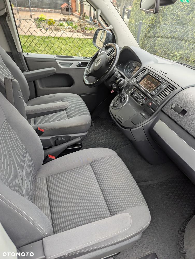 Volkswagen Multivan - 16