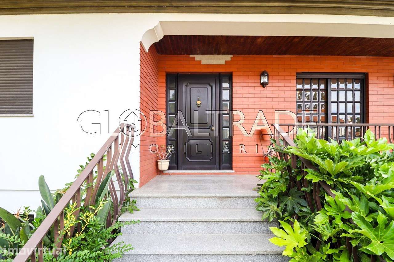 Moradia Independente T4 com Excelente Área Exterior em Oliveira de... - Grande imagem: 4/60