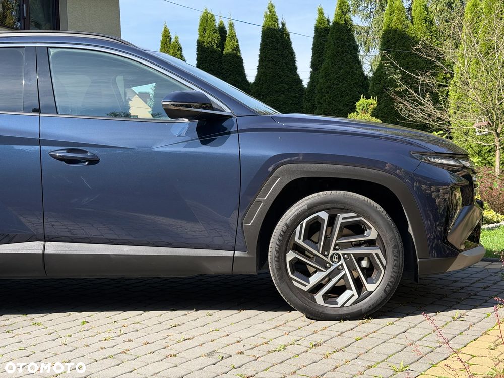 Hyundai Tucson 1.6 T-GDi HEV Executive 4WD - 16