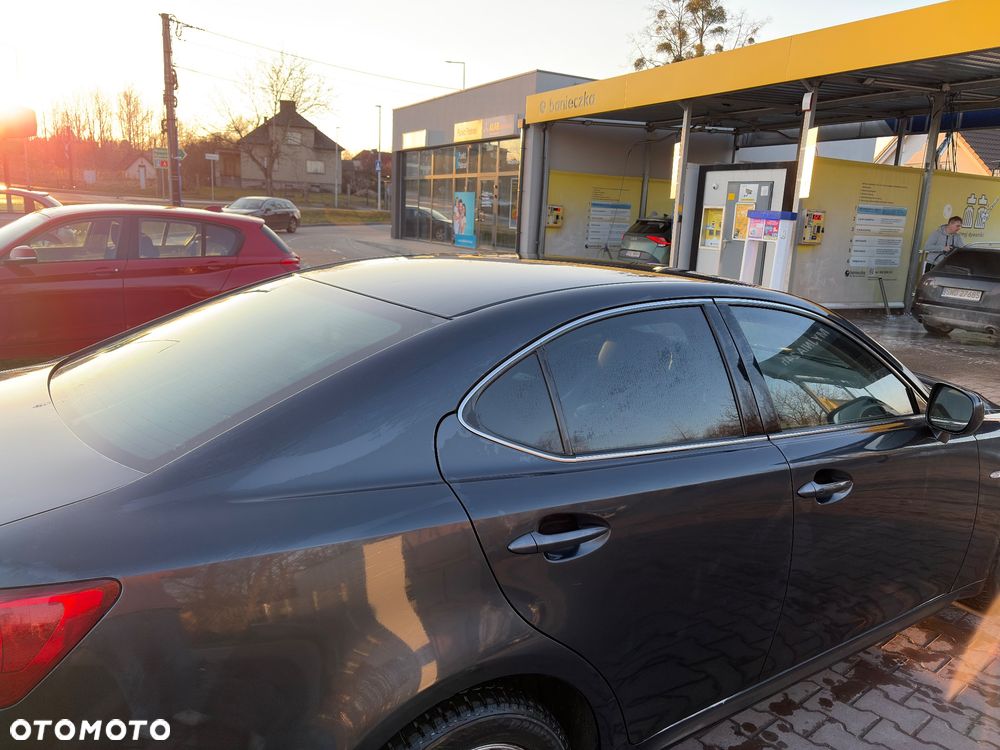 Lexus IS 220 D Prestige - 9