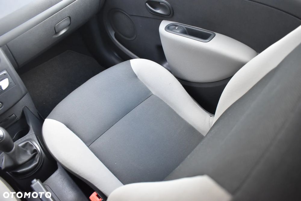 Renault Clio - 12