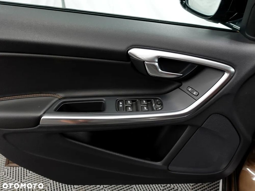 Volvo V60 Cross Country T5 AWD Summum - 21