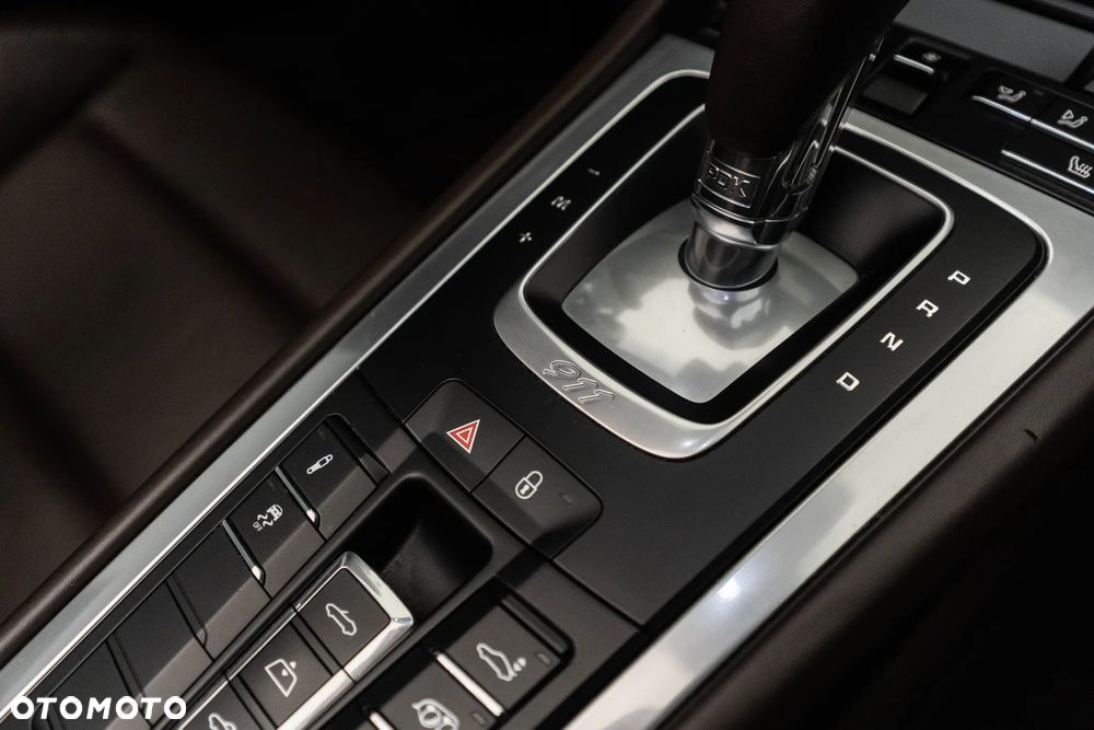 Porsche 911 Carrera PDK - 28