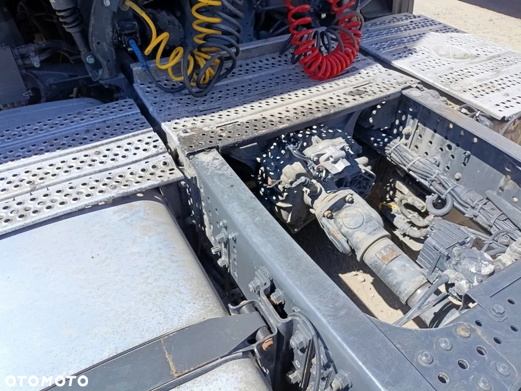 Mercedes-Benz Actros 1845 StreamSpace Low Deck Mega - 6
