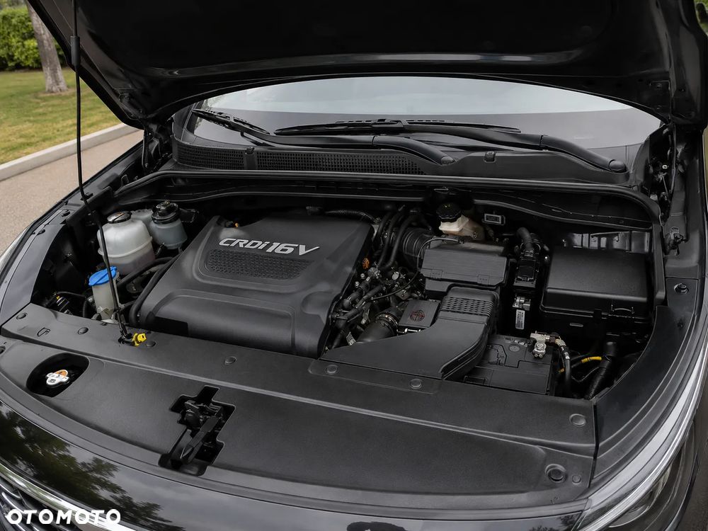 Kia Carnival - 7