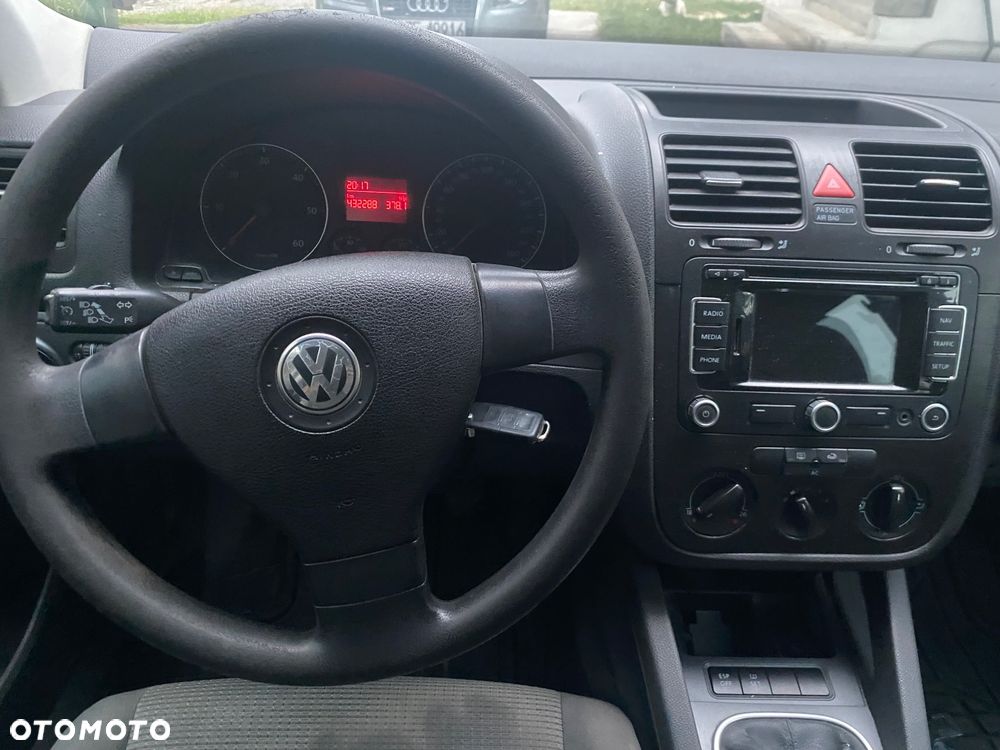 Volkswagen Golf - 5