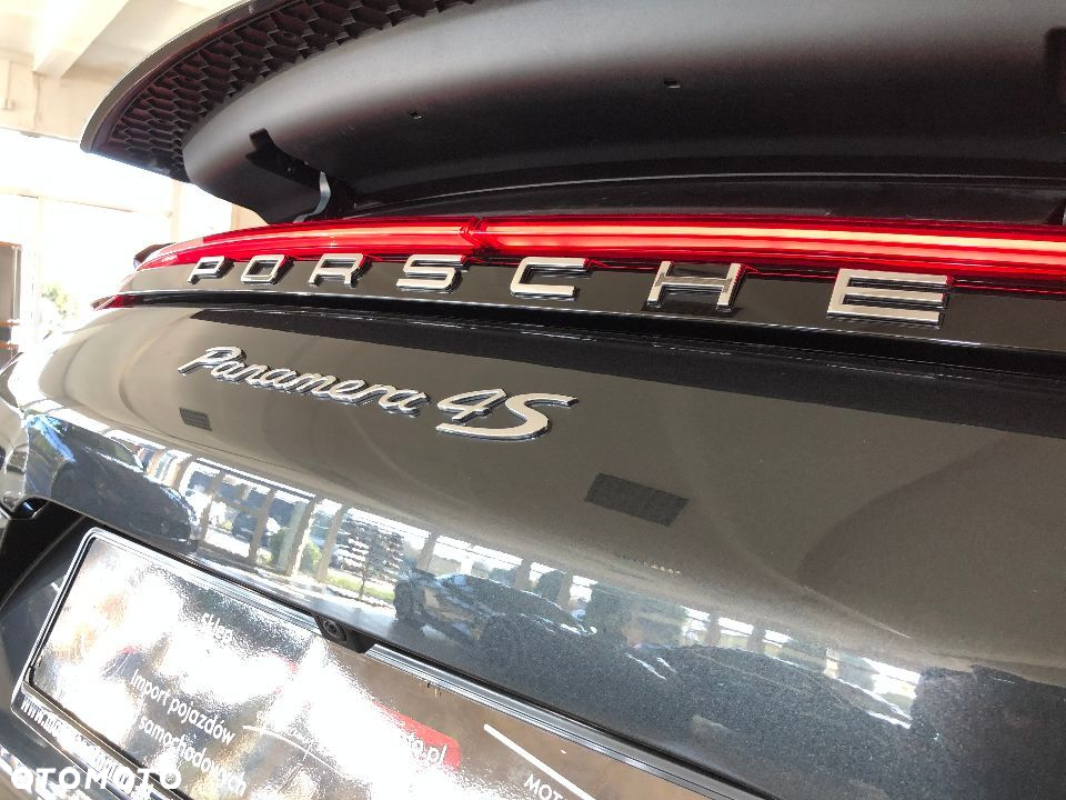Porsche Panamera 4S - 32