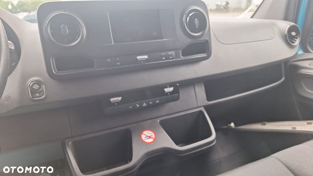 Mercedes-Benz Sprinter - 3