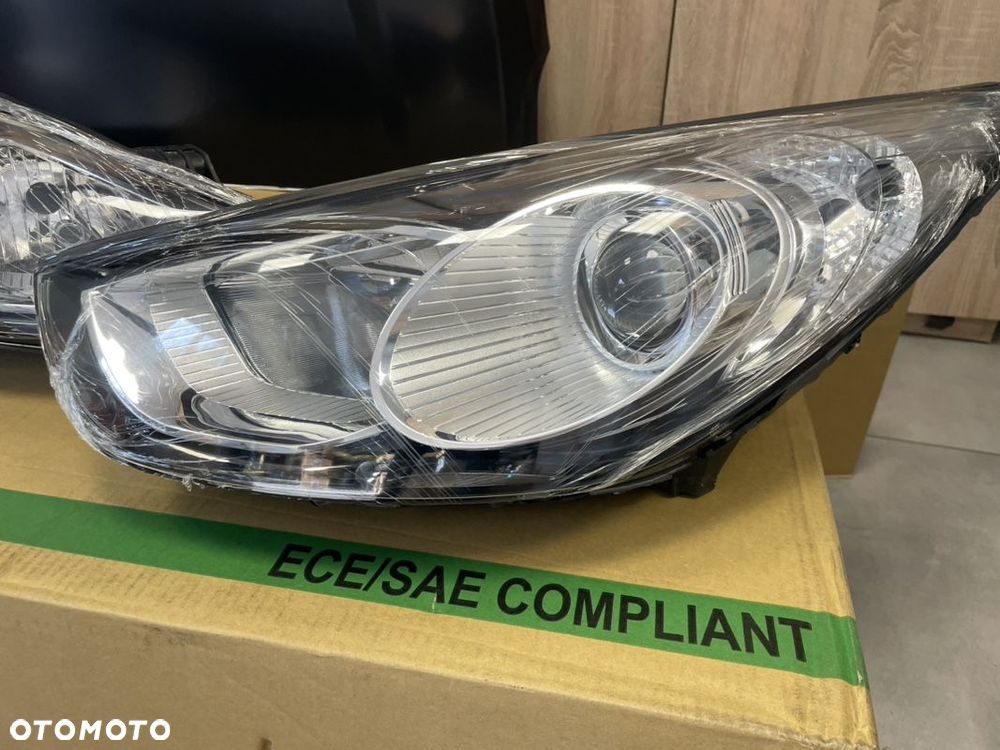 Hyundai IX35 reflektor przód nowy - 3