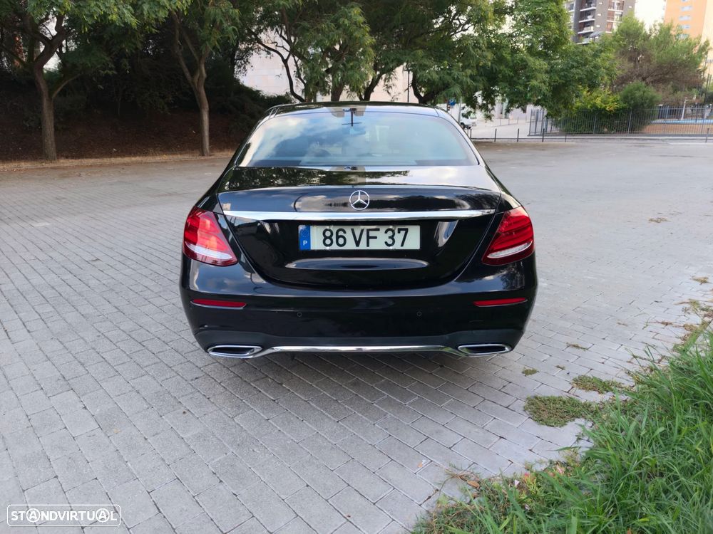 Mercedes-Benz E 220 d AMG Line - 4