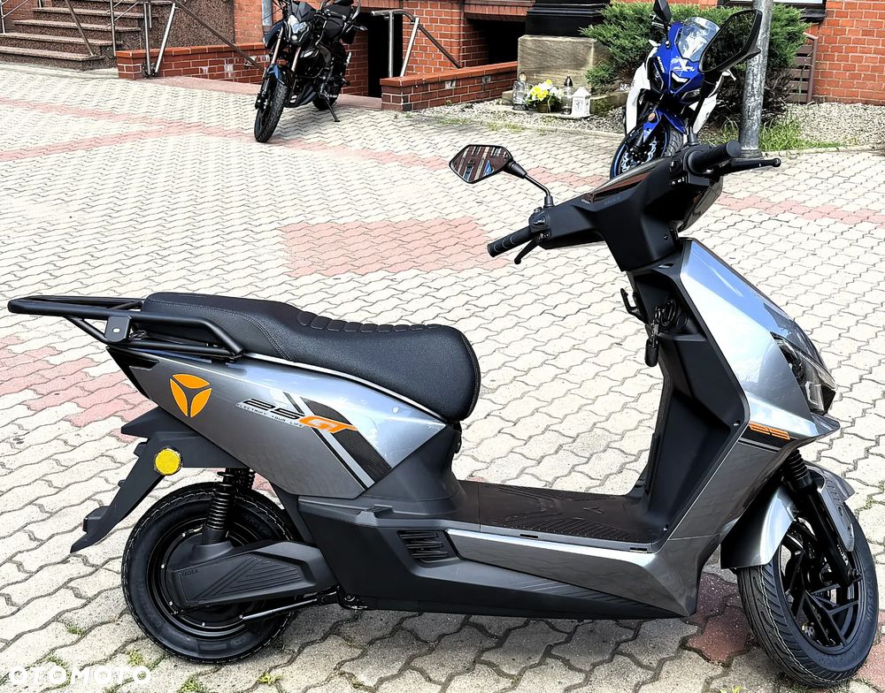 Yadea C-line - 9