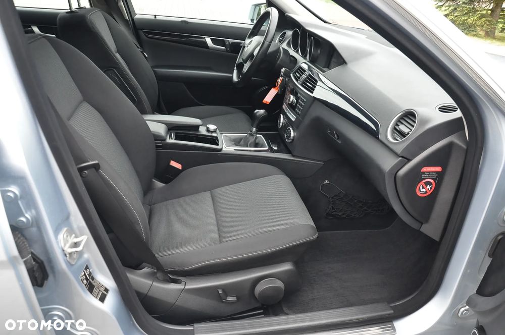 Mercedes-Benz Klasa C 200 CDI DPF (BlueEFFICIENCY) - 30