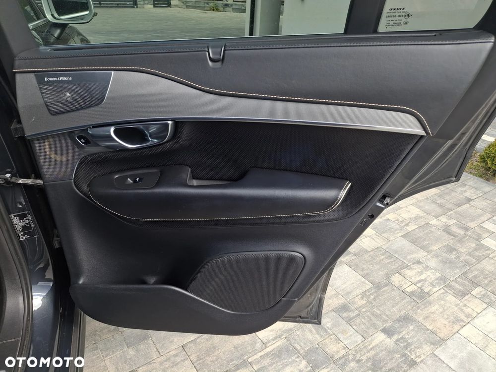 Volvo XC 90 D5 AWD Geartronic RDesign - 27