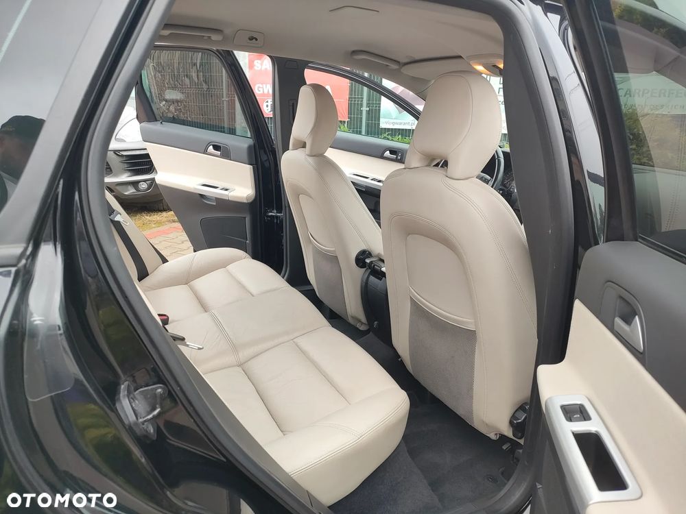 Volvo V50 D2 Momentum - 17