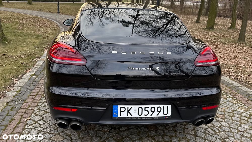 Porsche Panamera 4S - 30