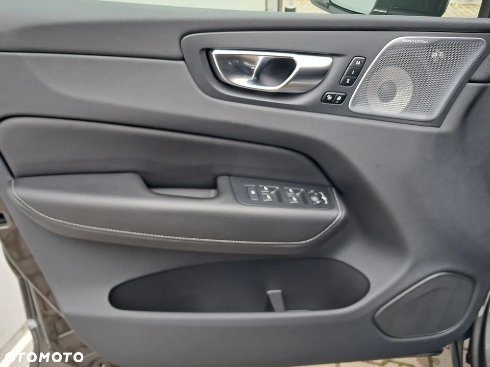 Volvo XC 60 B5 B AWD Inscription - 14