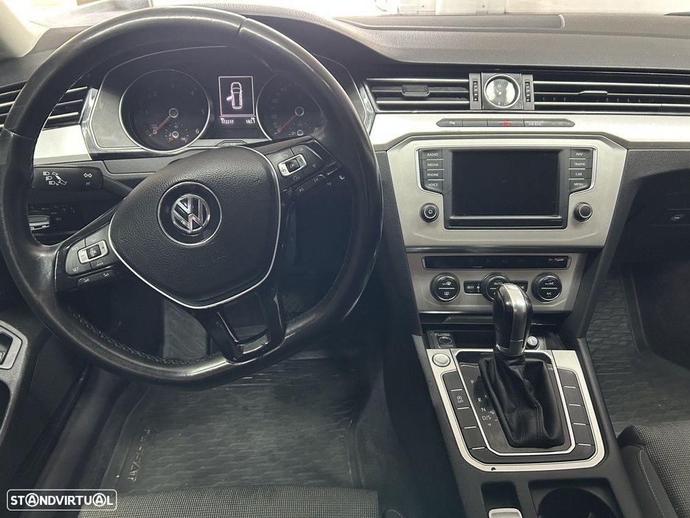 VW Passat Variant 1.6 TDI Confortline DSG - 13