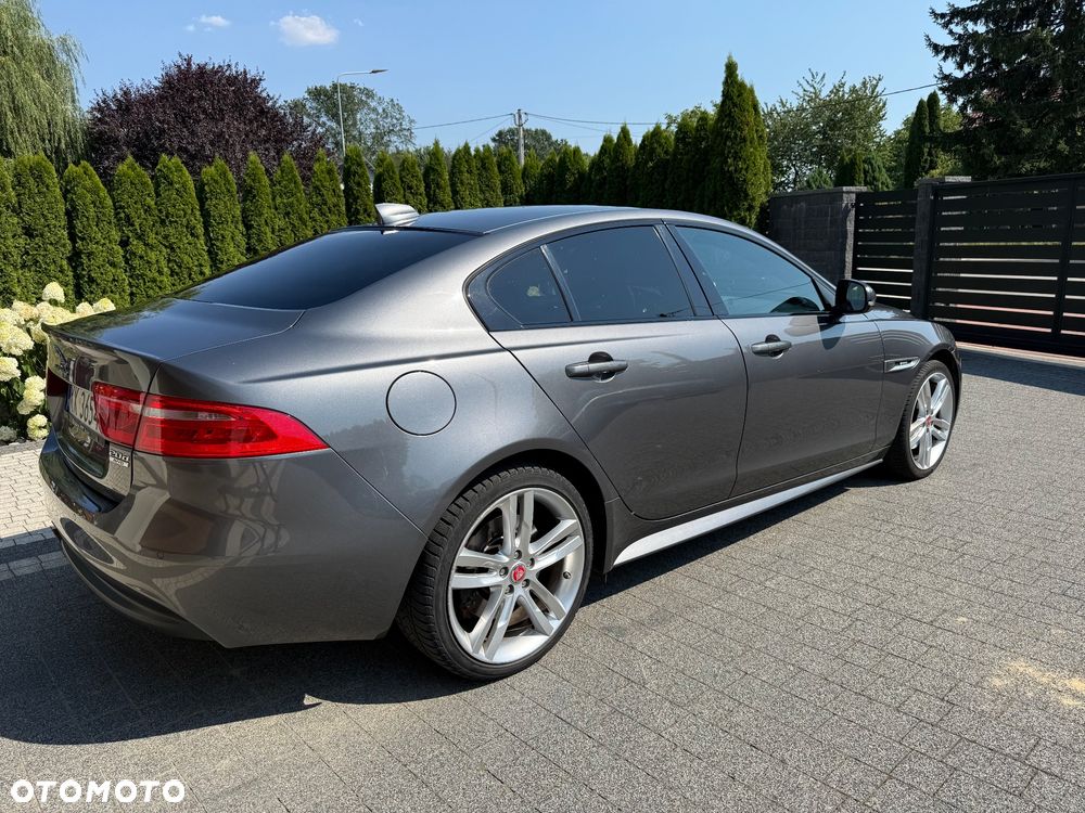 Jaguar XE 20d AWD R-Sport - 11
