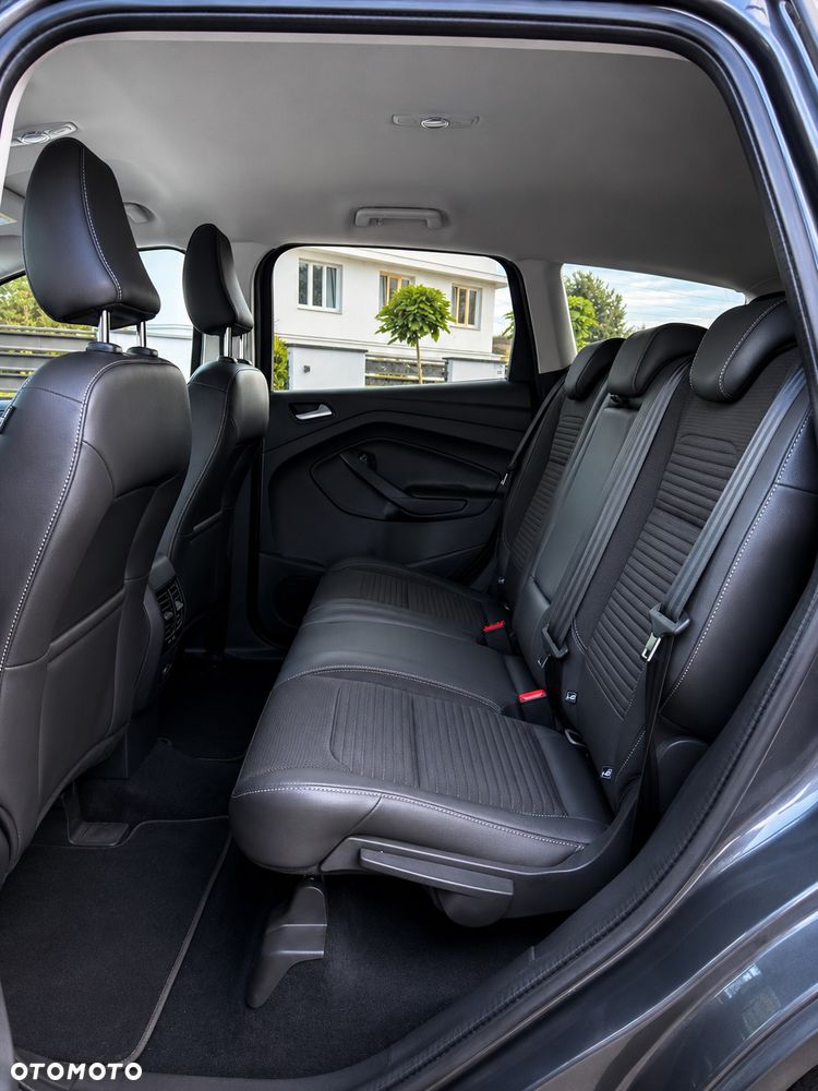 Ford Kuga 2.0 TDCi 2x4 Titanium - 15