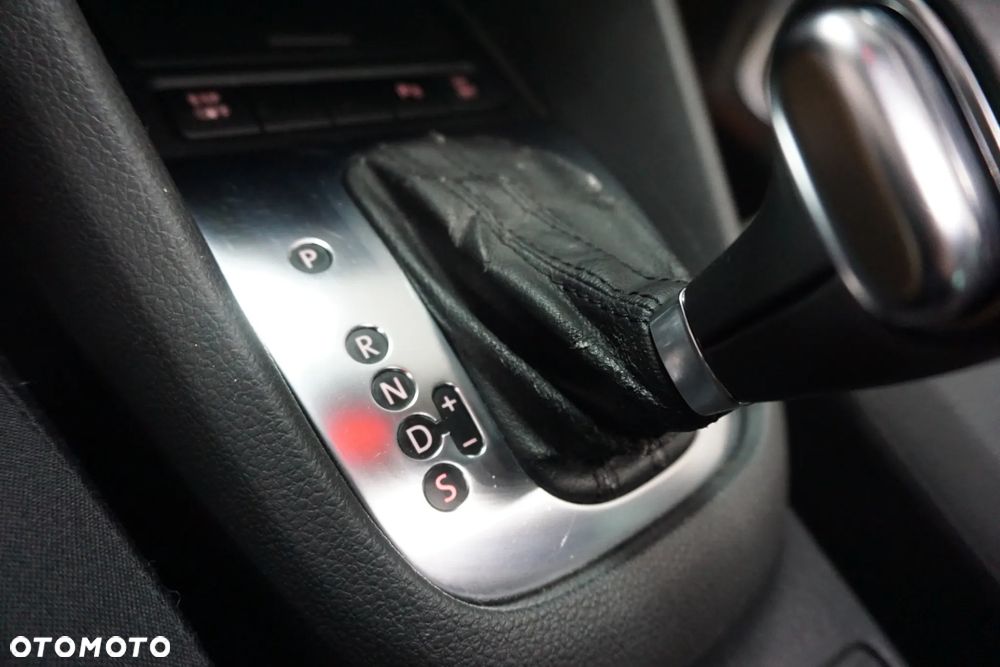 Volkswagen Golf 2.0 TDI DPF DSG Comfortline - 31