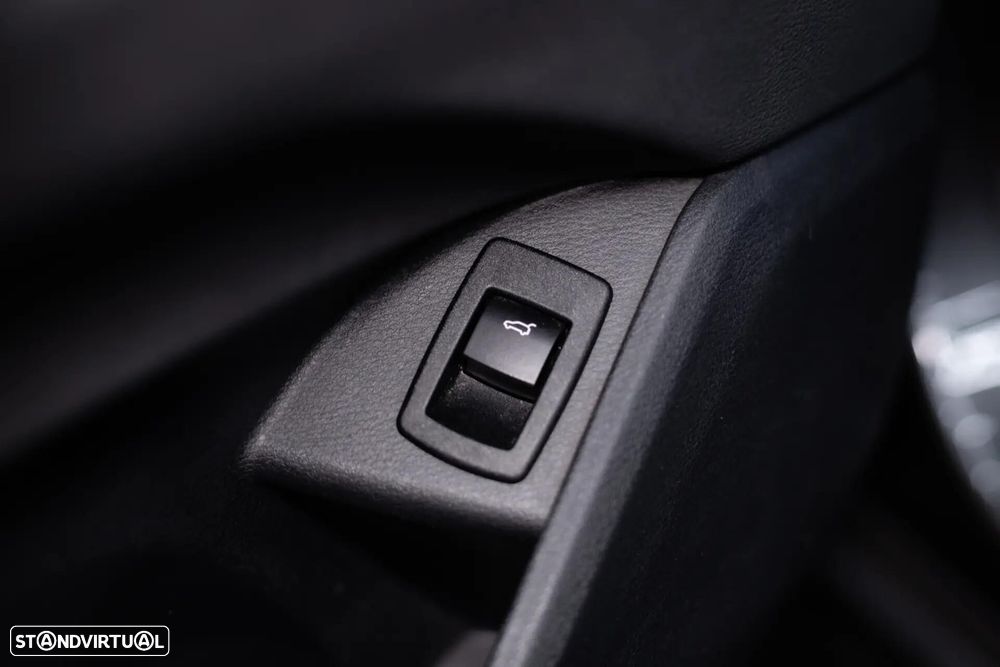 BMW X1 16 d sDrive Line Sport Auto - 41