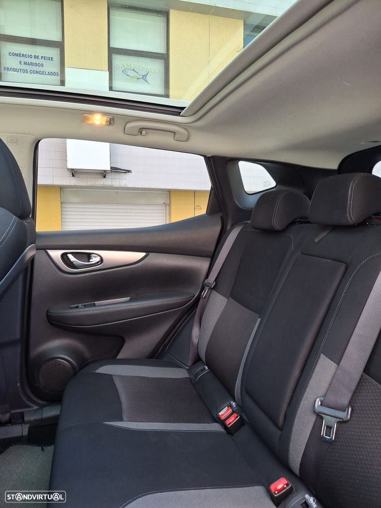 Nissan Qashqai 1.5 dCi N-Connecta J18+Led - 4
