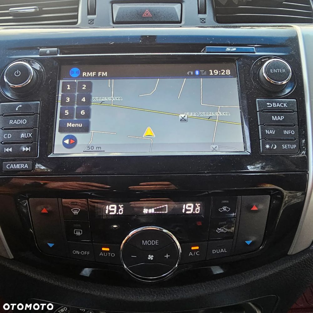 Nissan Navara 2.5 D LE Long EU5 - 18