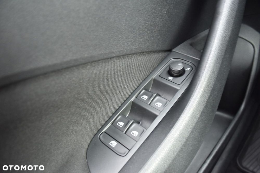 Skoda Kamiq 1.0 TSI Selection DSG - 25