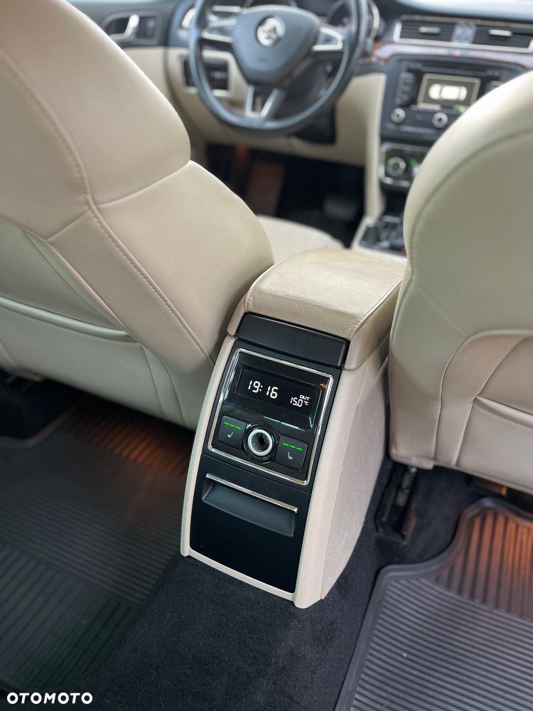 Skoda Superb 2.0 TSI Active DSG - 12