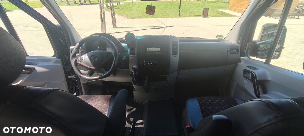 Mercedes-Benz SPRINTER 319 - 11