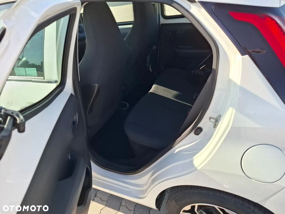Toyota Aygo x - 13