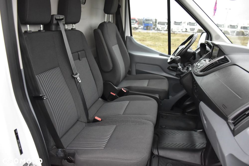 Ford Transit - 32