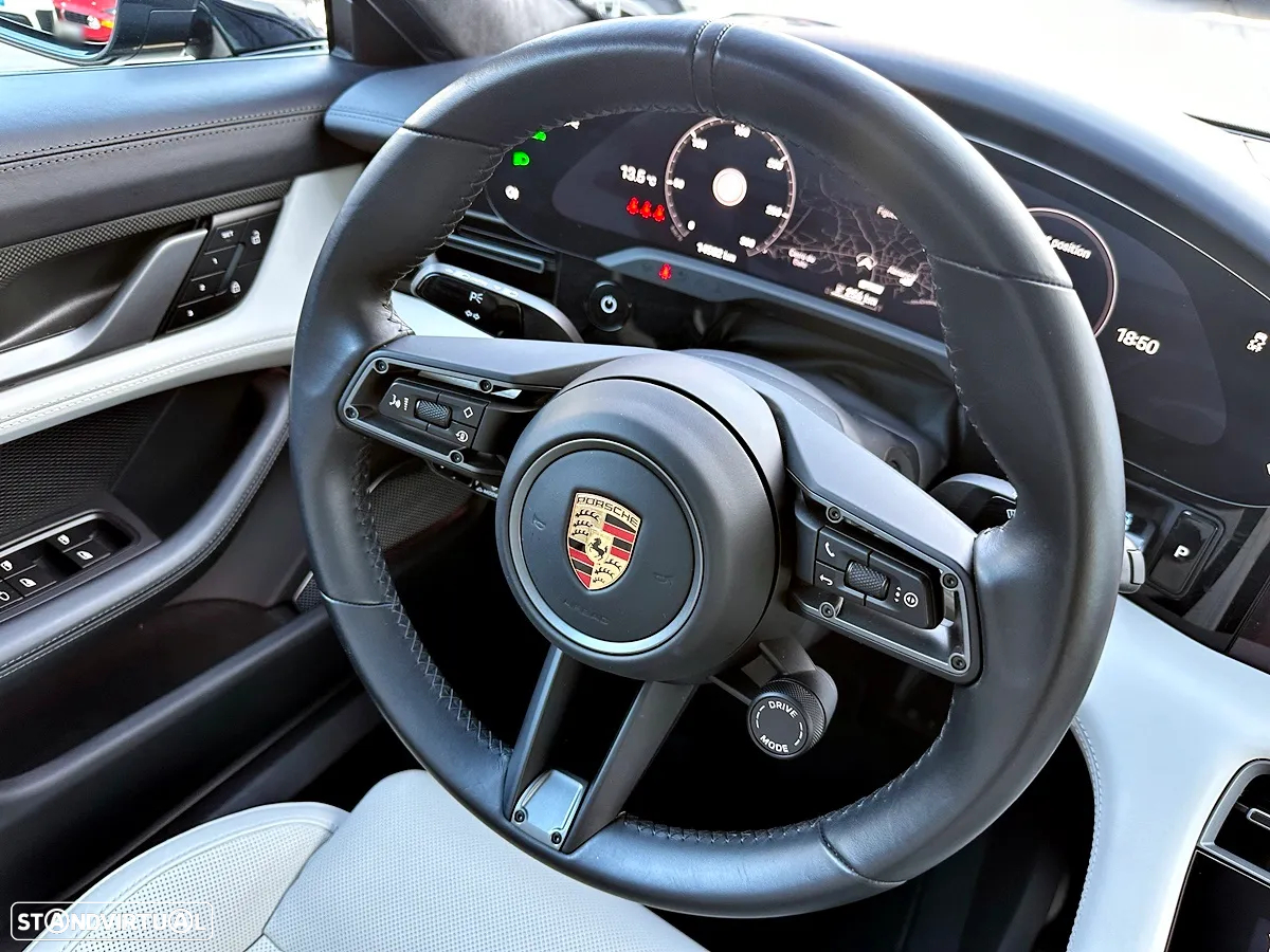 Porsche Taycan Sport Turismo Turbo S - 12