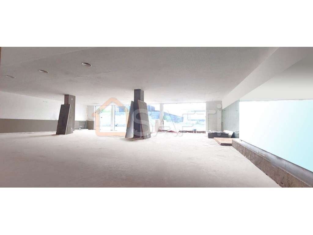Estabelecimento comercial para arrendamento centro de Santa Maria d... - Grande imagem: 3/8