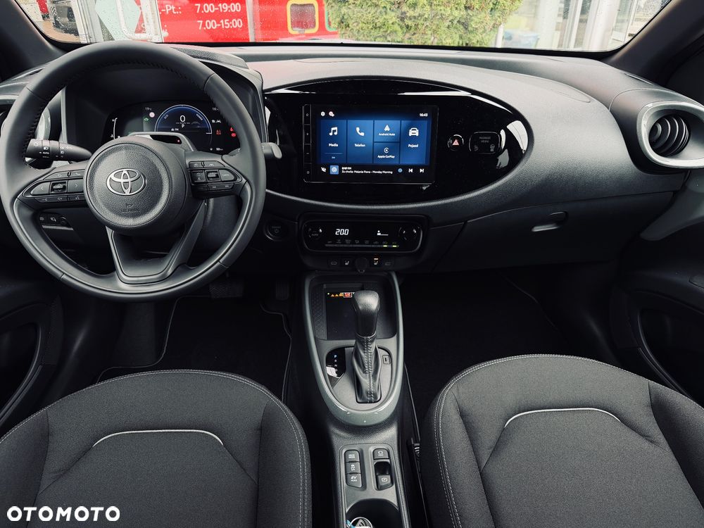 Toyota Aygo X Hybrid 1.5 Style e-CVT - 14