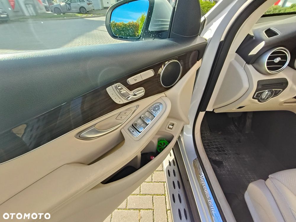 Mercedes-Benz GLC - 12