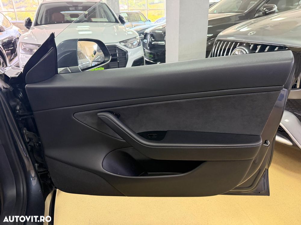 Tesla Model 3 Langstreckenbatterie Allradantrieb Dual Motor - 17