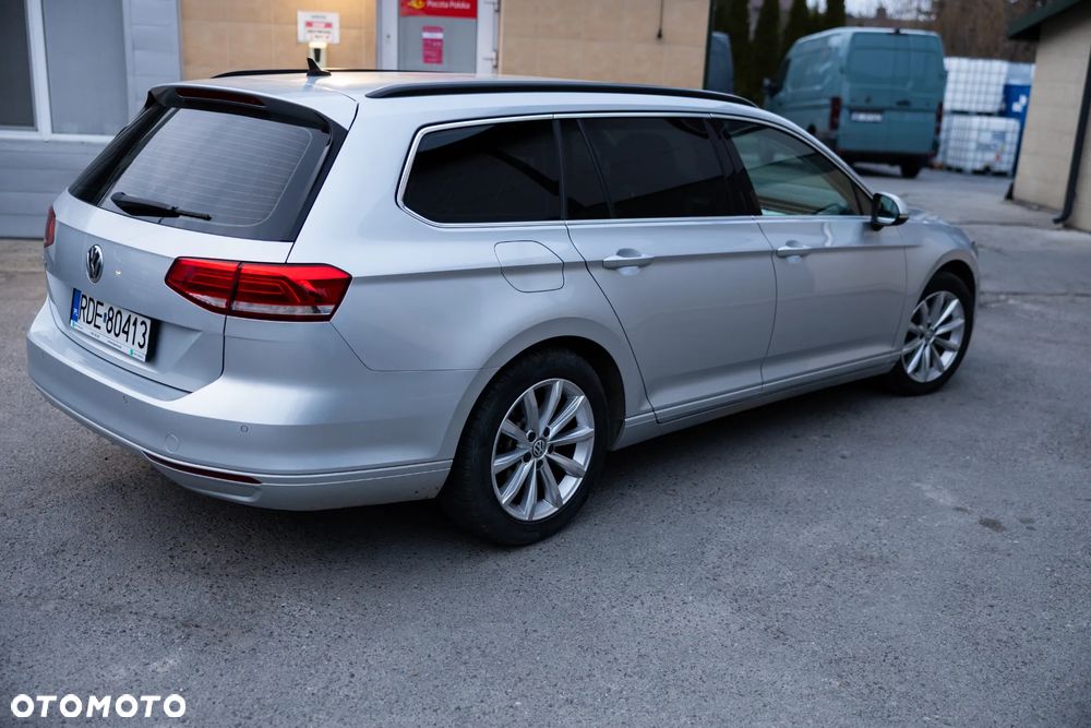 Volkswagen Passat - 12