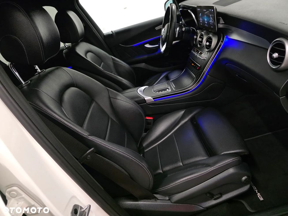 Mercedes-Benz GLC 300 de 4Matic 9G-TRONIC AMG Line Plus - 19